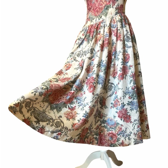 Handmade Vintage | Floral Brocade Sweetheart Dress - Picture 13 of 15